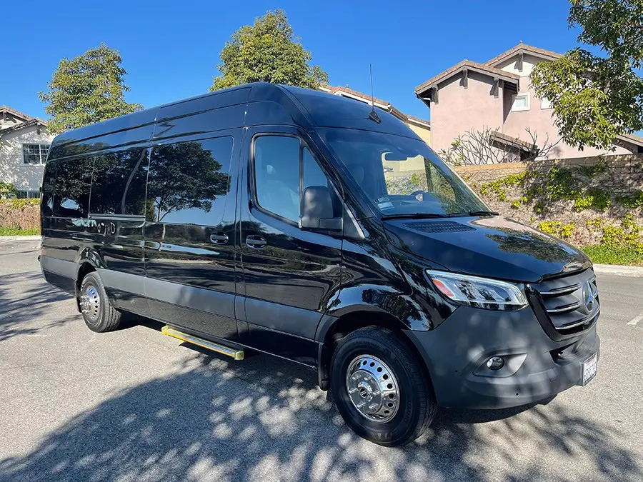 10-passenger-mercedes-sprinter-limo-exterior.webp 10-passenger-mercedes-sprinter-limo-exterior.webp