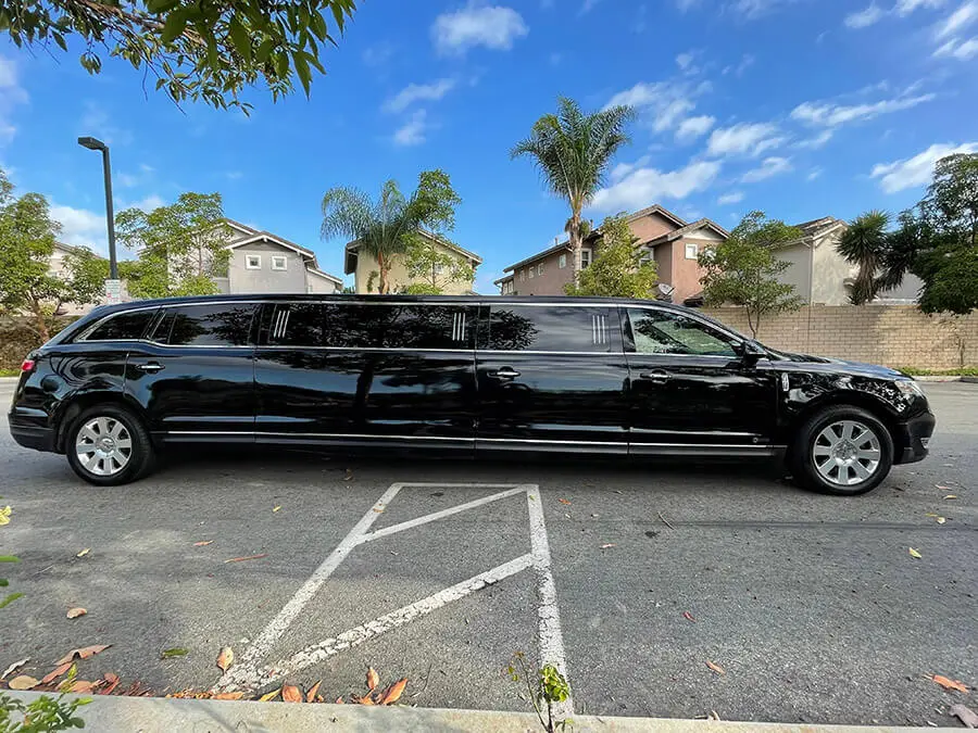 Black-lincoln-mkt-limo-exterior.webp Black-lincoln-mkt-limo-exterior.webp