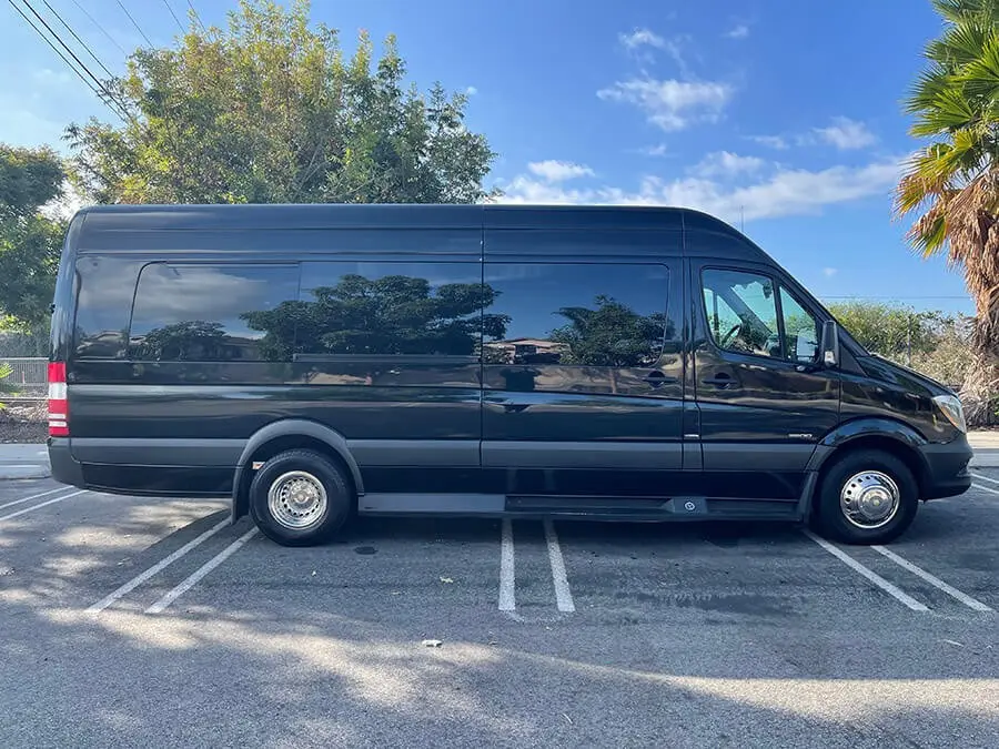 mercedes-sprinter-limo-exterior.webp mercedes-sprinter-limo-exterior.webp